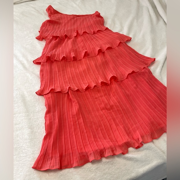 NWOT Lulus Vision of Spring Coral Plisse One-Shoulder Tiered Midi Dress - Picture 5 of 8